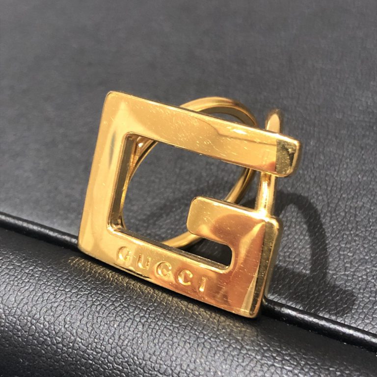 グッチ スカーフストッパー