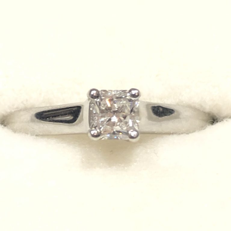 TIFFANY&Co. ダイヤモンドリング