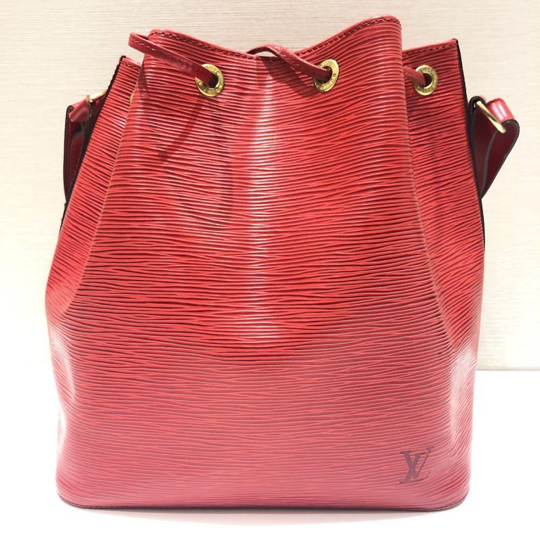LOUIS VUITTON / エピ プチノエ ショルダーバッグ